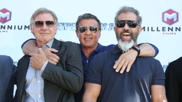Sylvester Stallone et ses Expendables en tank à Cannes, tous muscles dehors !