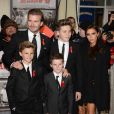  David Beckham, son &eacute;pouse Victoria et leurs fils Brooklyn, Romeo et Cruz lors de l'avant-premi&egrave;re The Class Of 92 &agrave; l'Odeon West End de Londres, le 1er d&eacute;cembre 2013 