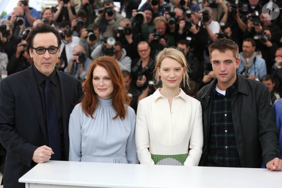 John Cusack, Julianne Moore, Mia Wasikowska, Robert Pattinson - Photocall du film "Maps to the stars" lors du 67e festival international du film de Cannes, le 19 mai 2014.