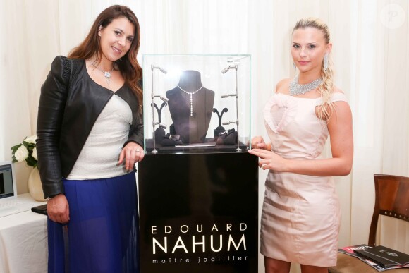 Exclusif - Marion Bartoli et Kelly Vedovelli lors des essayages Edouard Nahum à l'Hotel Carlton, lors du 67e Festival de Cannes, le 19 mai 2014
