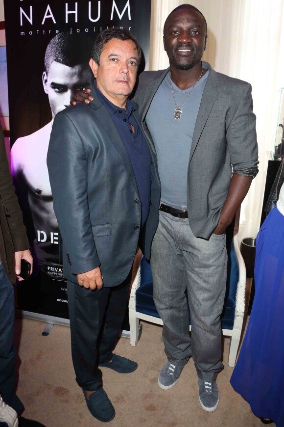 Exclusif - Akon lors des essayages Edouard Nahum à l'Hotel Carlton, lors du 67e Festival de Cannes, le 19 mai 2014
