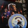 La collection d'un fan dédiée à Johnny Hallyday a été vendue 33 440 euros aux enchères à Bordeaux samedi 17 mai 2014. Elle était exposée la veille à la maison Briscadieu.