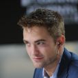 Robert Pattinson sur le plateau du Grand Journal de Canal +, Cannes, le 20 mai 2014.