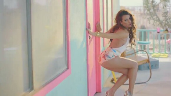 Lea Michele sexy dans son clip "On my way".