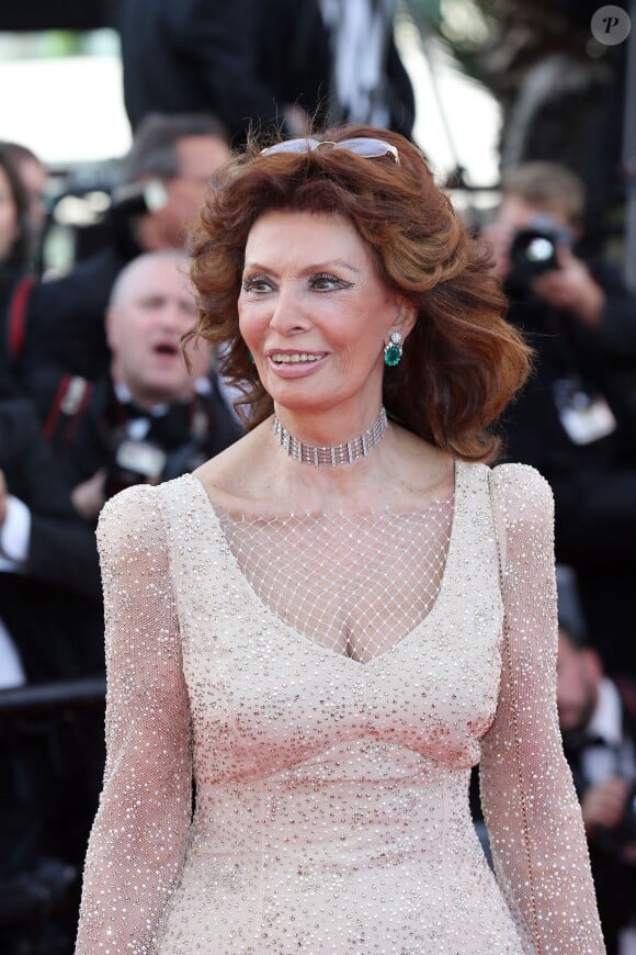 Sophia Loren - Montée des marches du 67e Festival du film de Cannes le 20 mai 2014