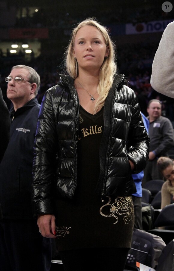 Caroline Wozniacki lors d'un match NBA entre les Knicks de New York et les Cleveland Cavaliers au Madison Square Garden de New York le 29 février 2012