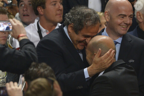 Michel Platini et Zinédine Zidane lors de la finale de la Ligue des champions au Stade de la Luz à Lisbonne, le 24 mai 2014 entre le Real Madrid et l'Atlético Madrid (4-1)