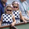 Charlene et Myla, les jumelles de Roger Federer lors du match de leur papa au premier jour de Roland-Garros à Paris, le 25 mai 2014 à Paris