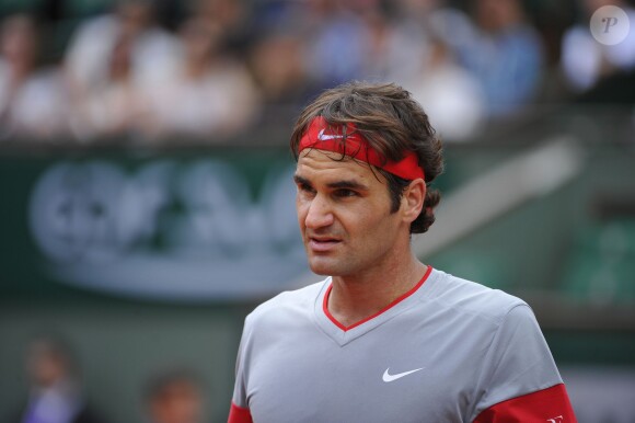 Roger Federer lors de son entrée en lice au tournoi de Roland-Garros à Paris le 25 mai 2014
