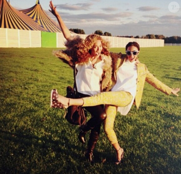 Beyoncé a posté toute une série de photos avec sa soeur Solange en marge de l'incident de l'ascenseur lors du Met Gala à New York, en mai 2014.