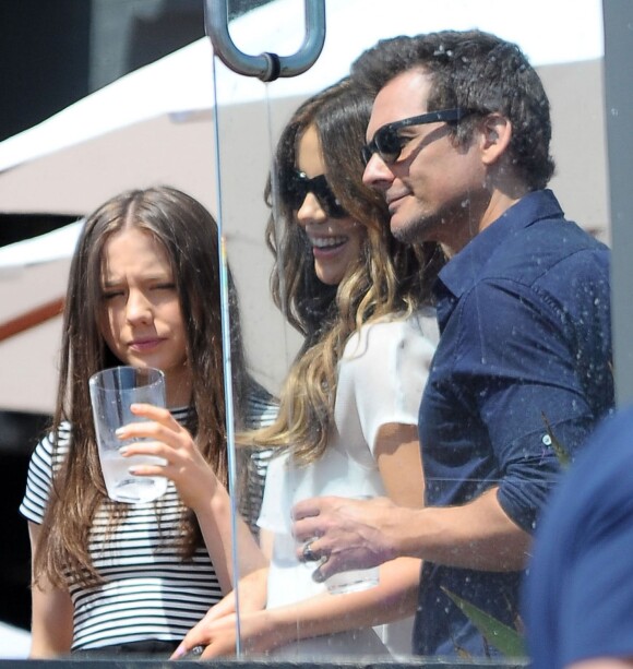 Kate Beckinsale avec son mari Len Wiseman et sa fille Lily Mo Sheen lors la "Joel Silver's Annual Memorial Day Party" à Malibu, le 26 mai 2014. 