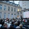 Rachida Dati organisait une projection du film "Qu'est-ce qu'on a fait au Bon Dieu ?" en présence du producteur Romain Rojtman à la mairie du 7e arrondissement de Paris, le 26 mai 2014.