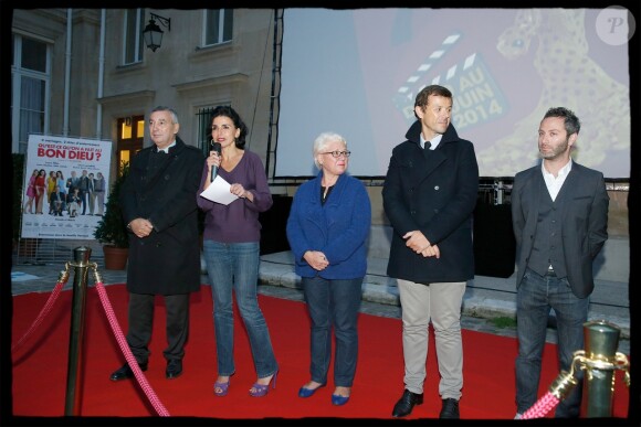 Rachida Dati organisait une projection du film "Qu'est-ce qu'on a fait au Bon Dieu ?" en présence du producteur Romain Rojtman à la mairie du 7e arrondissement de Paris, le 26 mai 2014.