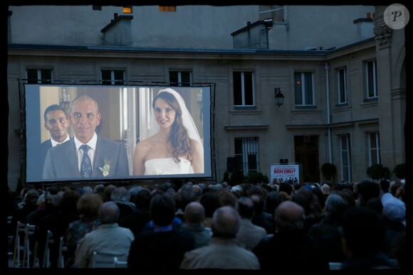 Rachida Dati organisait une projection du film "Qu'est-ce qu'on a fait au Bon Dieu ?" en présence du producteur Romain Rojtman à la mairie du 7e arrondissement de Paris, le 26 mai 2014.