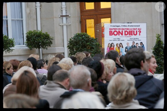 Rachida Dati organisait une projection du film "Qu'est-ce qu'on a fait au Bon Dieu ?" en présence du producteur Romain Rojtman à la mairie du 7e arrondissement de Paris, le 26 mai 2014.