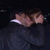 Thierry embrasse Eléonore à pleine bouche (Qui veut épouser mon fils ? saison 3 - épisode 6 du vendredi 30 mai 2014.)