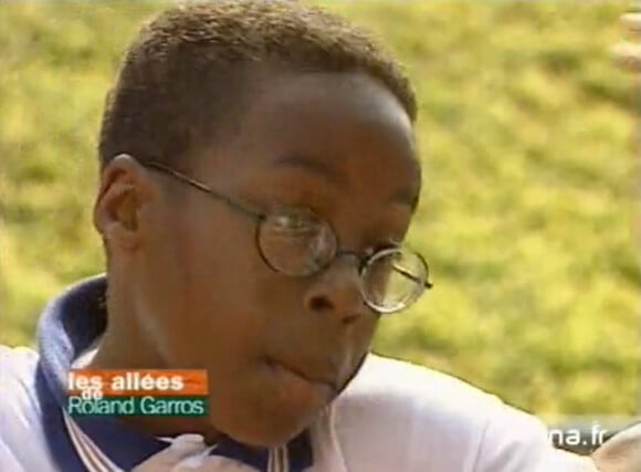 Gaël Monfils à 11 ans dans un reportage que lui consacre France Télévisions lors de Roland-Garros 1998
