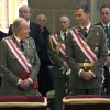 Le roi Juan Carlos Ier et le prince Felipe d'Espagne lors du bicentenaire de l'ordre royal et militaire San Hermenegildo au monastère San Lorenzo de El Escorial le 3 juin 2014