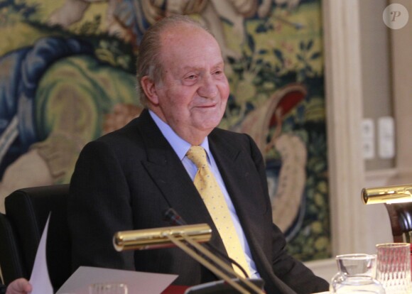 Le roi Juan Carlos d'Espagne lors de la réunion annuelle avec les dirigeants de la Fondation Carolina au palais de la Zarzuela à Madrid, le 5 juin 2014.  King Spain Juan Carlos I during the annual meeting of the board of the Carolina Foundation in the Zarzuela Palace, in Madrid, on June 5 2014.05/06/2014 - Madrid
