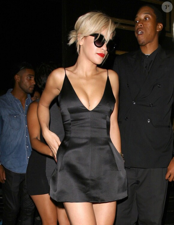 Rita Ora, craquante en petite robe noire Christian Dior, s'est rendue au Bootsy Bellows à West Hollywood, le 6 juin 2014.