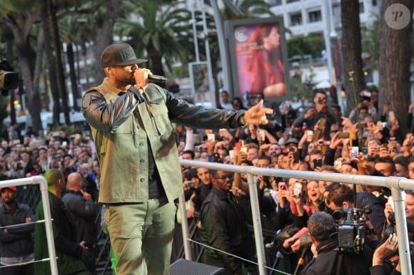 Booba sur le plateau du Grand Journal à Cannes, le 19 mai 2014.