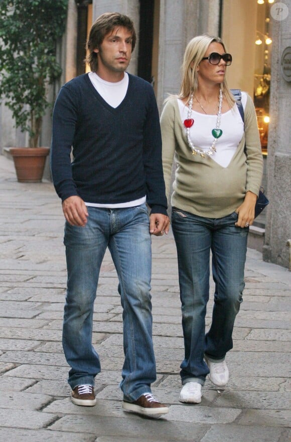 Andrea Pirlo et sa femme Deborah à Milan, le 20 septembre 2006.