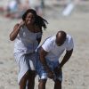 Kelly Rowland en vacances avec son mari Tim Witherspoon et des amis sur une plage de Miami, le 16 février 2014. 