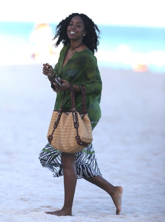 Kelly Rowland en vacances sur une plage à Miami, le 2 janvier 2014. 