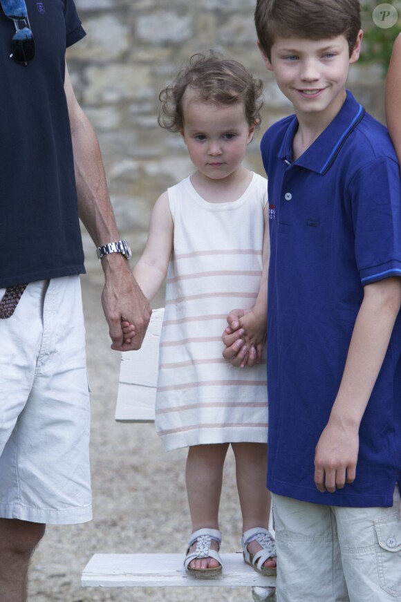 La princesse Athena et le prince Felix. La famille royale de Danemark s'est réunie au château de Cayx (Lot), en France, le 11 juin 2014 autour du prince Henrik pour fêter ses 80 ans.