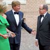Le prince Albert II de Monaco accueilli par le roi Willem-Alexander et la reine Maxima des Pays-Bas au palais Het Loo à Apeldoorn le 3 juin 2014. La princesse Charlene s'était désistée, trois jours après l'annonce officielle de sa grossesse.