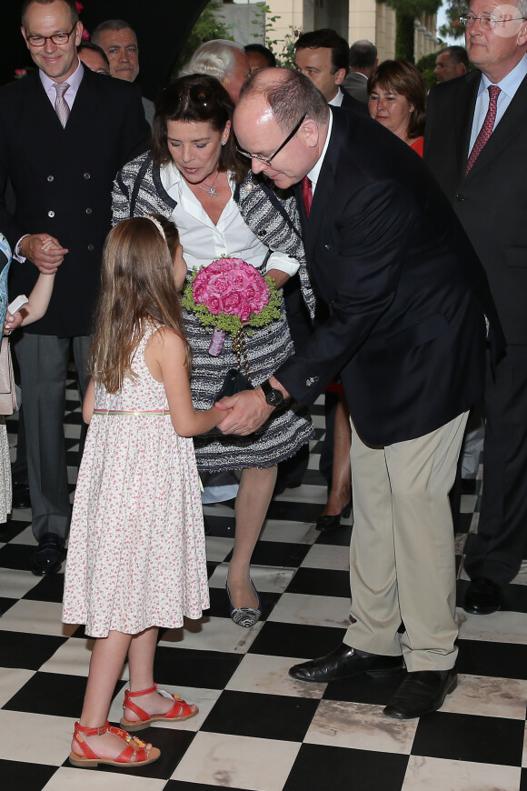 Le prince Albert II de Monaco et sa soeur aînée la princesse Caroline de Hanovre ont procédé le 14 juin 2014 à la réouverture de la Roseraie Princesse-Grace et assisté au 47e concours international de bouquets. Deux semaines après l'annonce officielle de sa grossesse, la princesse Charlene était également présente, pour baptiser une rose à son nom.