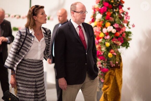 Le prince Albert II de Monaco et la princesse Caroline de Hanovre ont procédé le 14 juin 2014 à la réouverture de la Roseraie Princesse-Grace et assisté au 47e concours international de bouquets. Deux semaines après l'annonce officielle de sa grossesse, la princesse Charlene était également présente, pour baptiser une rose à son nom.