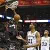 Les Spurs de San Antonio de Tim Duncan ont décroché le cinquième titre NBA de leur histoire en s'imposant face au Heat de Miami et LeBron James (104-87), dans leur salle du AT&T Center lors du match 5 des finales, le 15 juin 2014