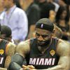 LeBron James au bord des larmes après que les Spurs de San Antonio aient décroché le cinquième titre NBA de leur histoire en s'imposant face au Heat de Miami (104-87), dans leur salle du AT&T Center lors du match 5 des finales, le 15 juin 2014