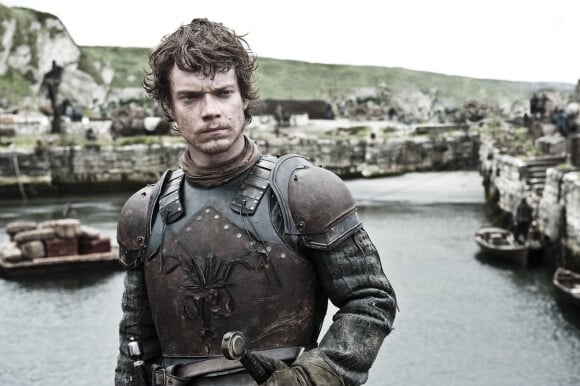 Alfie Allen dans le rôle de Theon Greyjoy, Game of Thrones, saison 2, en 2012.