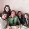 Pour la fête des pères, le 15 juin 2014, Patrick a posté une photo de son père Arnold Schwarzenegger entouré de ses enfants... légitimes : Christina, Katherine et Christopher.