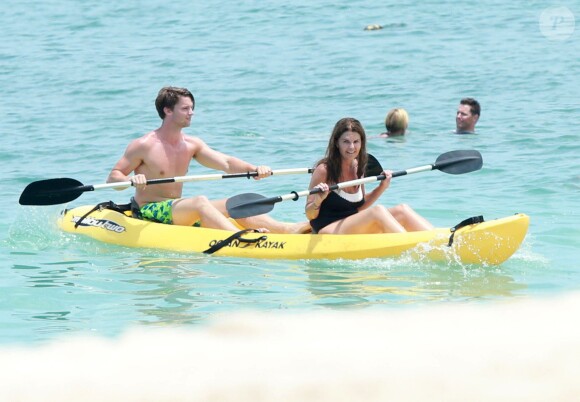 Exclusif - Maria Shriver en vacances avec ses fils Patrick et Christopher au Mexique, le 14 juin 2014.