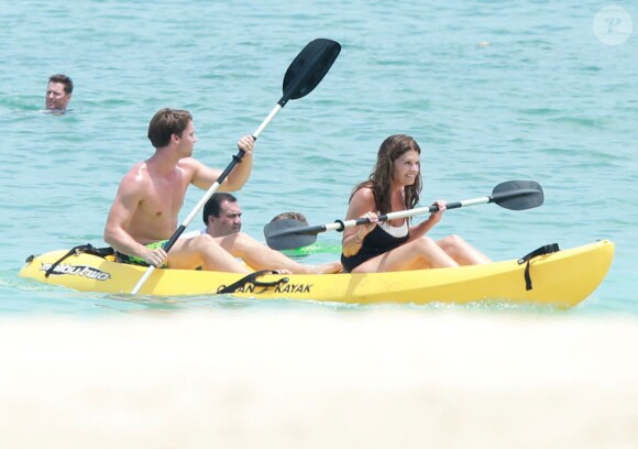 Exclusif - Maria Shriver en vacances avec ses fils Patrick et Christopher au Mexique, le 14 juin 2014.