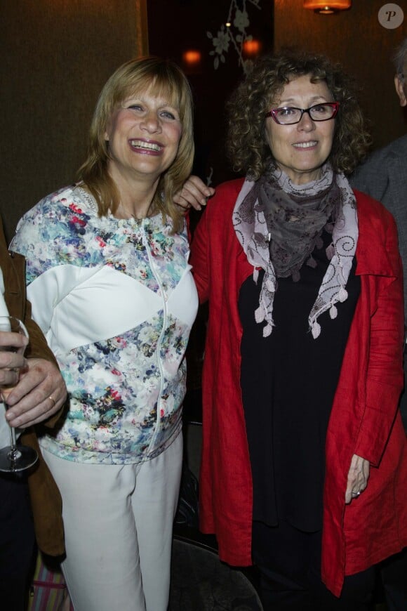 Exclusif - Stone et Mireille Dumas au dîner avec les membres du comité d'honneur de l'ADMD (l'Association pour le Droit de Mourir dans la Dignité) au Buddha Bar à Paris, le 17 juin 2014.