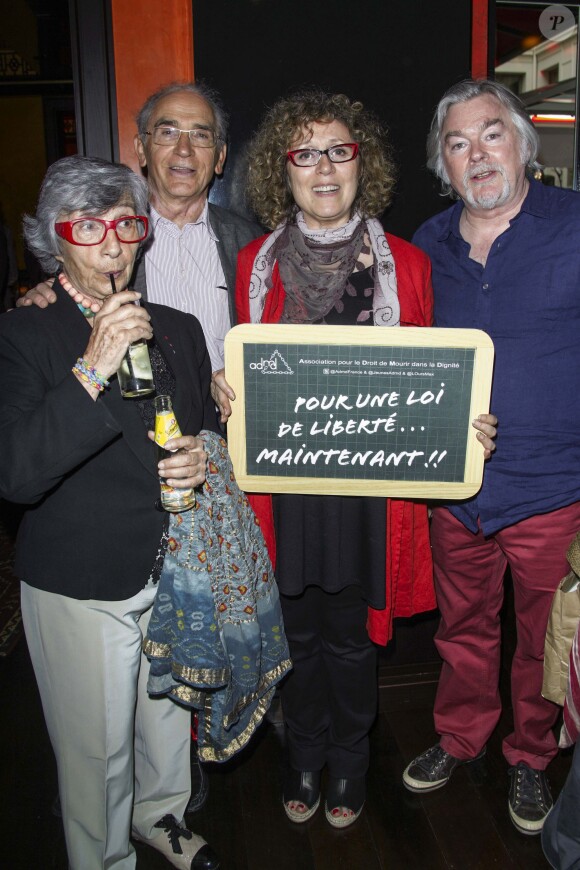 Exclusif - La romancière Françoise Xenakis, le journaliste François de Closets, Mireille Dumas et Christian Rauth au dîner avec les membres du comité d'honneur de l'ADMD (l'Association pour le Droit de Mourir dans la Dignité) au Buddha Bar à Paris, le 17 juin 2014.