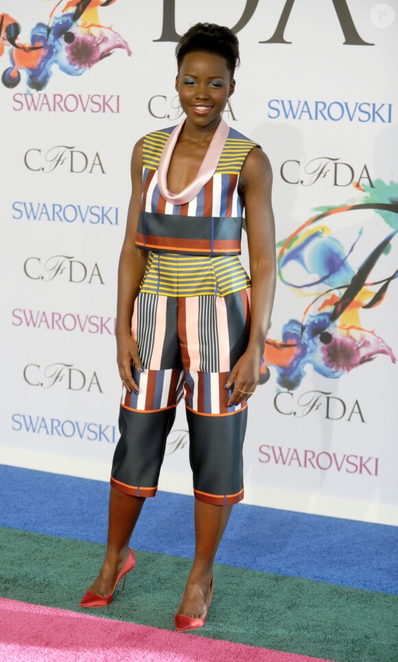 Lupita Nyong'o lors des CFDA Fashion Awards 2014 à l'Alice Tully Hall. New York, le 2 juin 2014.