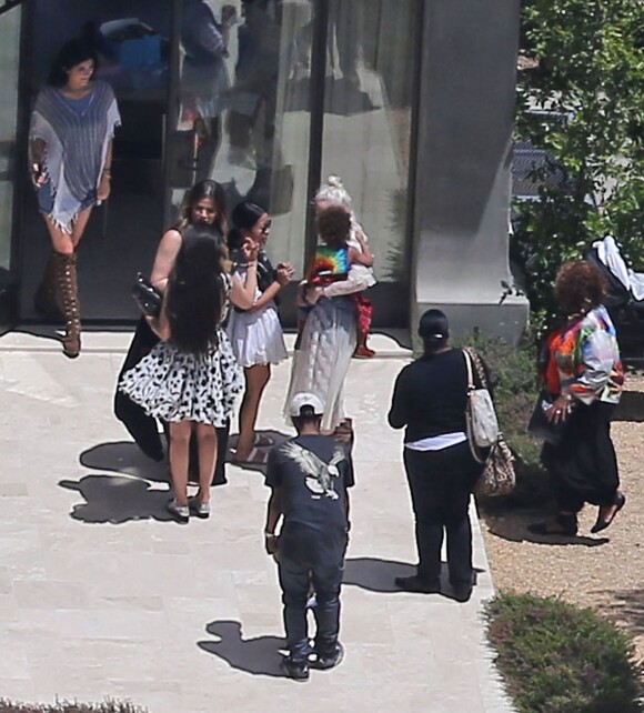 Exclusif - Khloe Kardashian et Kylie Jenner - Les amis et la famille étaient réunis chez Kourtney Kardashian pour assister à "Kidchella", la fête du premier anniversaire de North West, la fille de Kim Kardashian et son mari Kanye West à Calabasas, le 21 juin 2014.