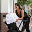  Kim Kardashian emm&egrave;ne sa fille North chez le p&eacute;diatre. Beverly Hills, le 24 juin 2014. 