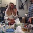 Kim Kardashian redevient blonde grâce à une perruque. New York, le 25 juin 2014.