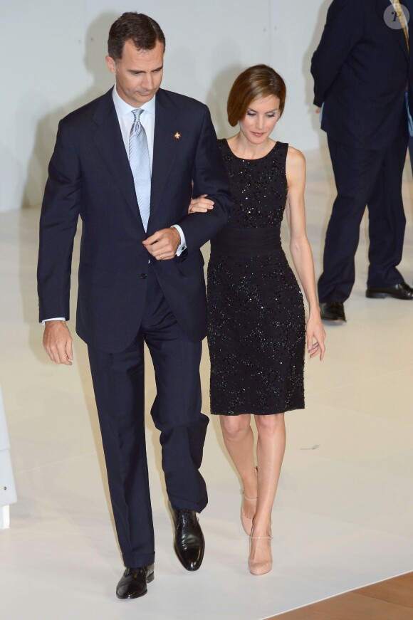 Le roi Felipe VI et la reine Letizia d'Espagne assistent à la remise du prix de la Fondation Prince de Gérone en Espagne le 26 juin 2014. 