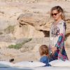 Exclusif - Kate Hudson, son compagnon Matt Bellamy et leur fils Bingham Hawn Bellamy en vacances à Formentera en Espagne le 25 juin 2014.