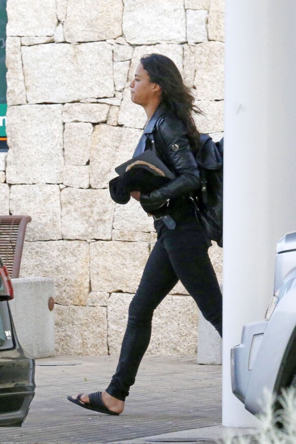Michelle Rodriguez a pris un vol privé en Sardaigne le 3 juillet 2014.