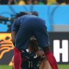 Antoine Griezmann ne peut retenir ses larmes lors de la défaite de l'équipe de France face à l'Allemagne en 1/4 de finale de la Coupe du monde, à Rio le 4 juillet 2014 