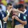 Morgan Schneiderlin et Antoine Griezmann - Tristesse de l'équipe de France suite à leur élimination du Mondial à Rio de Janeiro au Brésil le 4 juillet 2014. L'équipe de France quitte la compétition en quart de finale suite à leur défaite face à l'Allemagne 1 à 0 .