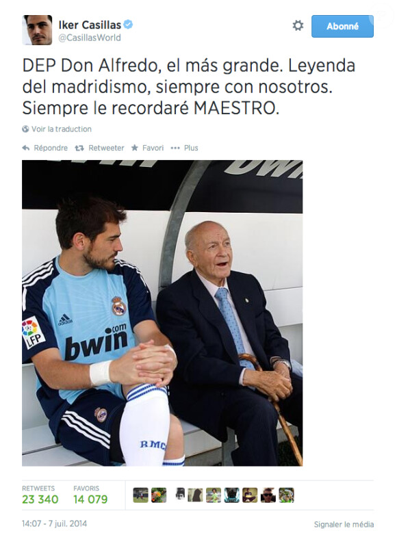 Iker Casillas rend hommage à Alfredo Di Stefano mort le 7 juillet 2014. 